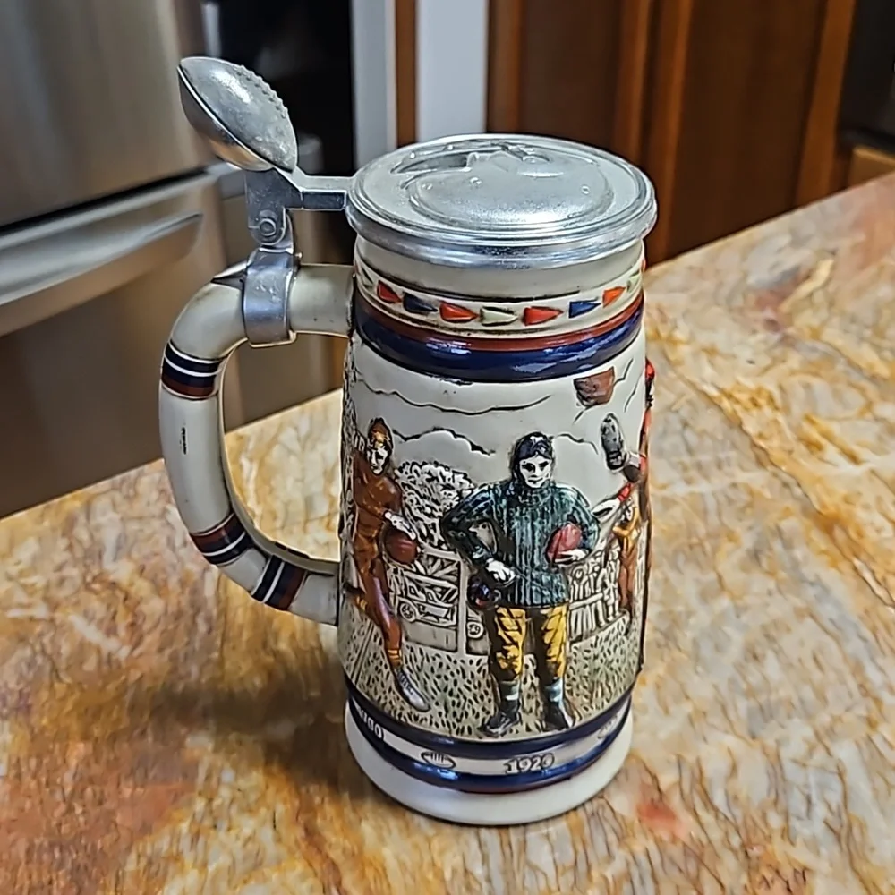 AVON 1983 3D Lidded History of Great American FOOTBALL beer stein cup mug